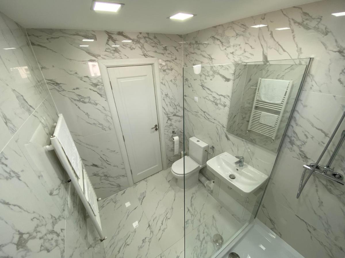 Concept Apartments 3 Camere Targu-Mures Bagian luar foto