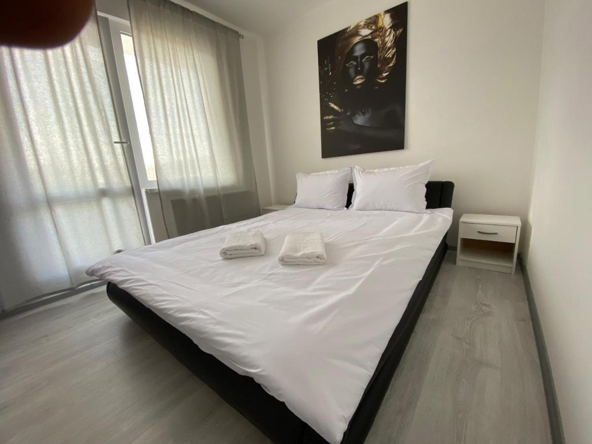 Concept Apartments 3 Camere Targu-Mures Bagian luar foto
