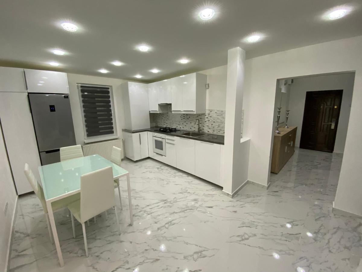 Concept Apartments 3 Camere Targu-Mures Bagian luar foto