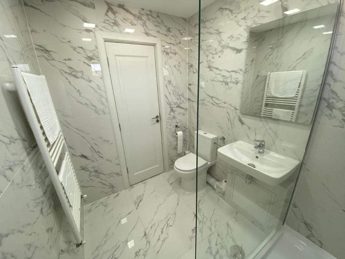 Concept Apartments 3 Camere Targu-Mures Bagian luar foto