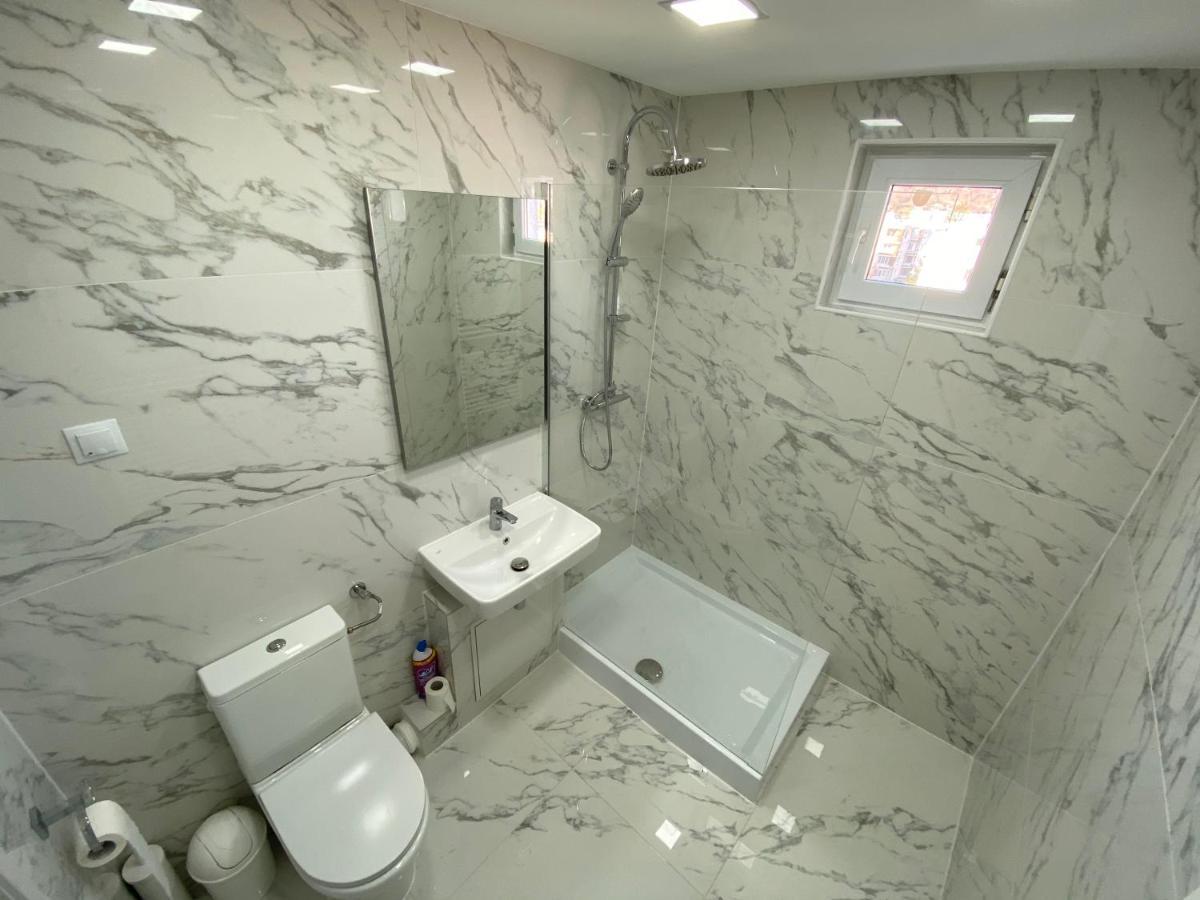Concept Apartments 3 Camere Targu-Mures Bagian luar foto