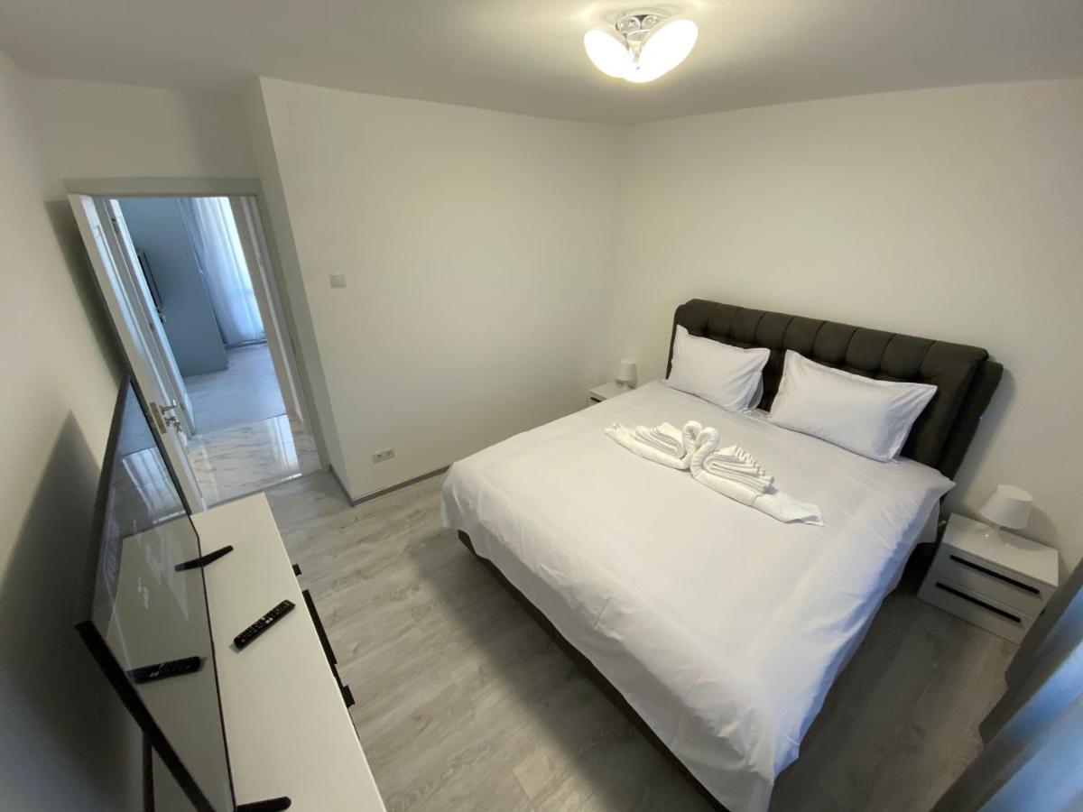 Concept Apartments 3 Camere Targu-Mures Bagian luar foto